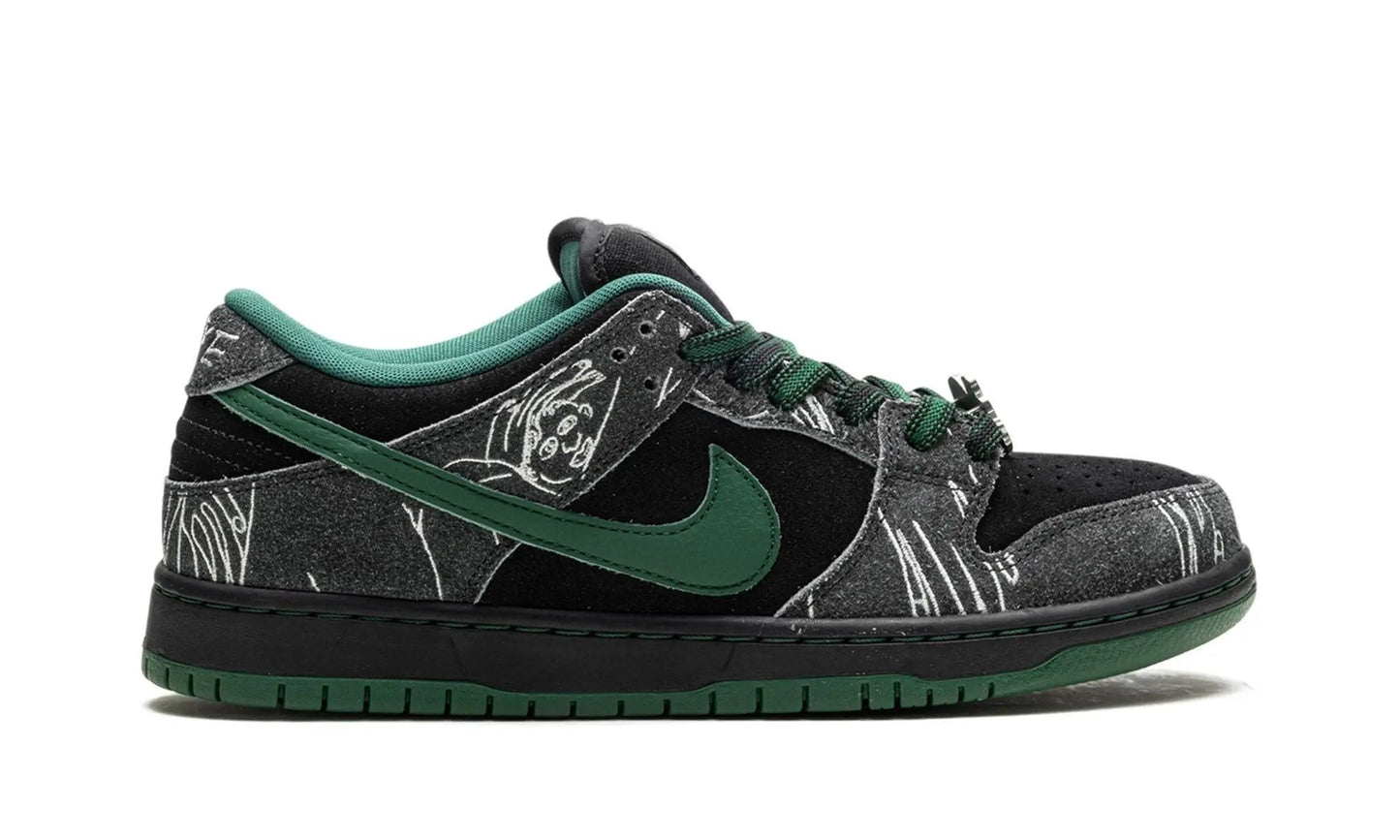 Nike
SB Dunk Low
"There Skateboards" Shoe Flyes