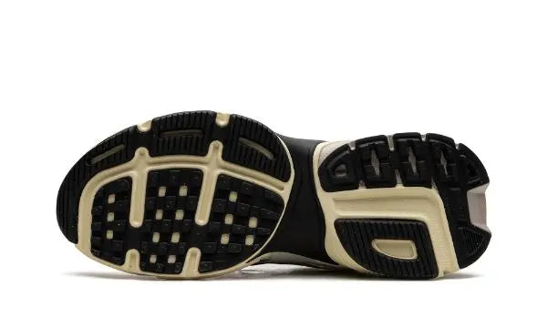 Nike
V2K RUN
"Metallic Silver" Shoe Flyes