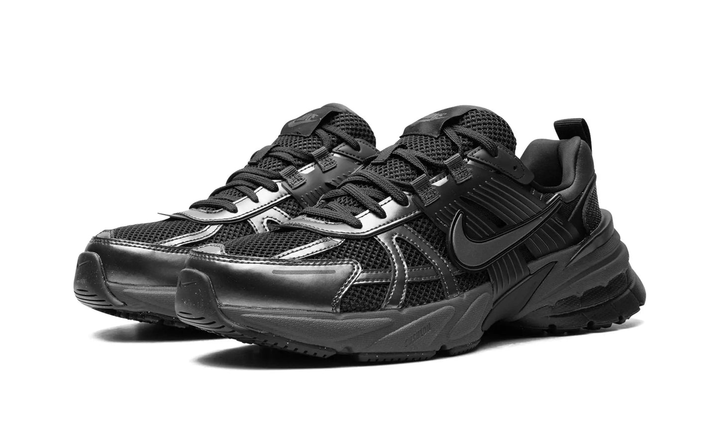 Nike
V2K Run
"Black Dark Smoke Grey" Shoe Flyes