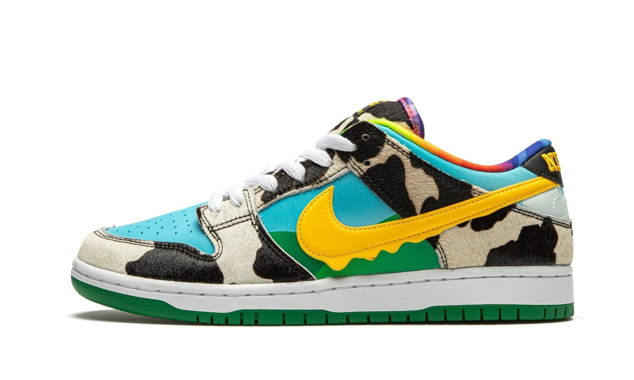 NIKE SB DUNK LOW