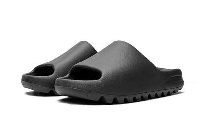 ADIDAS YEEZY
YEEZY SLIDE "Onyx" Shoe Flyes