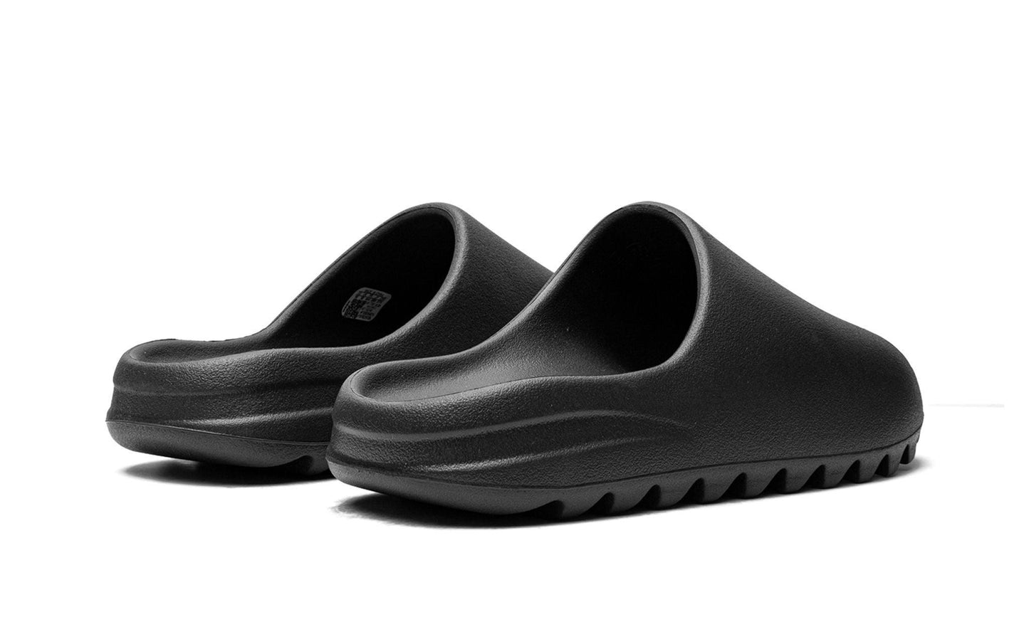 ADIDAS YEEZY
YEEZY SLIDE "Onyx" Shoe Flyes