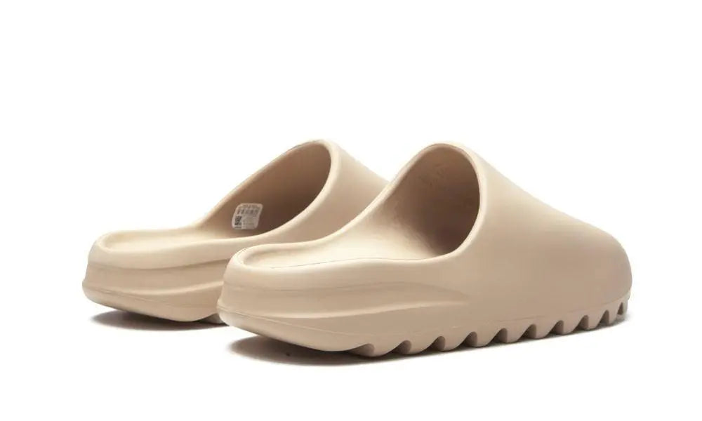 ADIDAS YEEZY
YEEZY SLIDE
"Pure 2021" Shoe Flyes