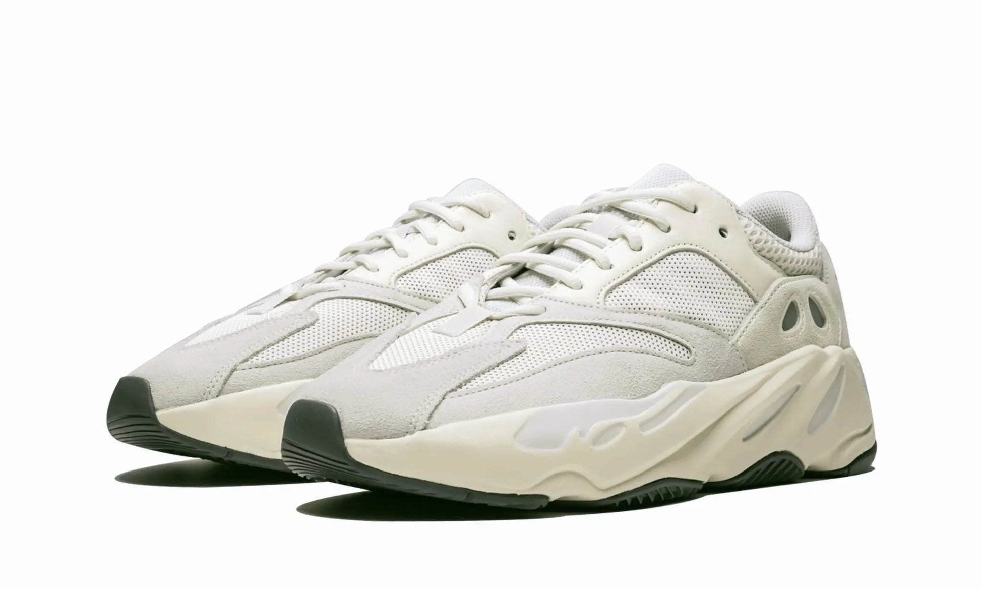 ADIDAS Yeezy Boost 700
"Analog" Shoe Flyes
