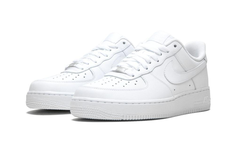 AIR FORCE 1 LOW 07
"Triple White" Shoe Flyes