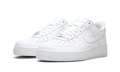 AIR FORCE 1 LOW 07
"Triple White" Shoe Flyes