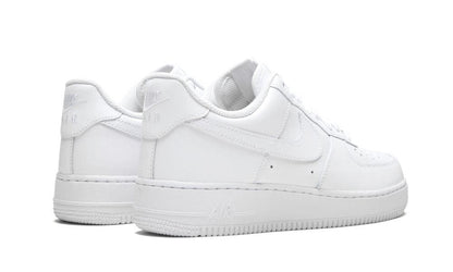 AIR FORCE 1 LOW 07
"Triple White" Shoe Flyes