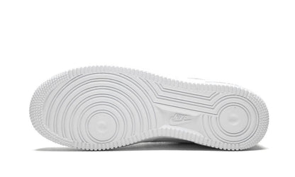 AIR FORCE 1 LOW 07
"Triple White" Shoe Flyes