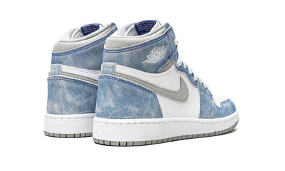 AIR JORDAN 1 HIGH OG GS
"Hyper Royal" Shoe Flyes