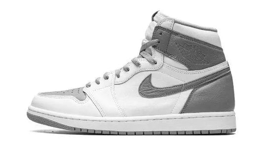 AIR JORDAN 1 HIGH OG
"Stealth" Shoe Flyes