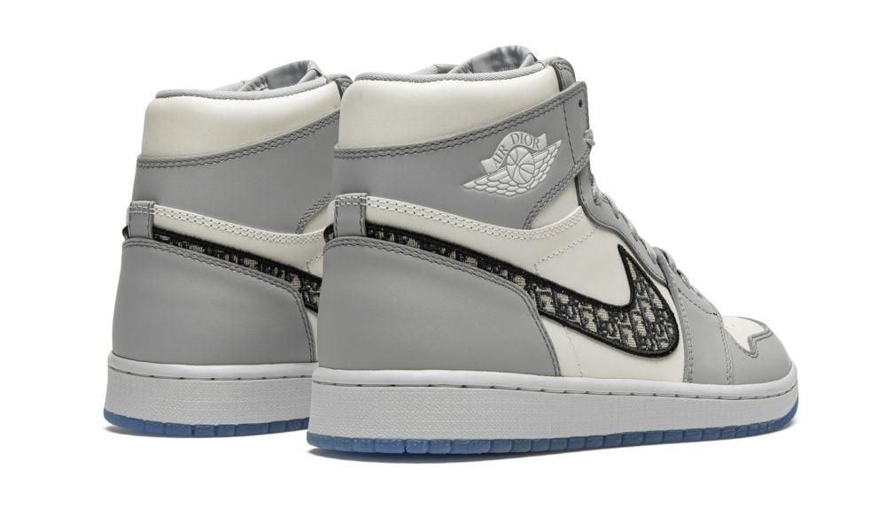 AIR JORDAN 1  HIGH
"Dior" Shoe Flyes