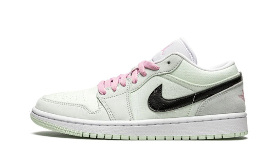 AIR JORDAN 1 LO SE 
"Barely Green" Shoe Flyes