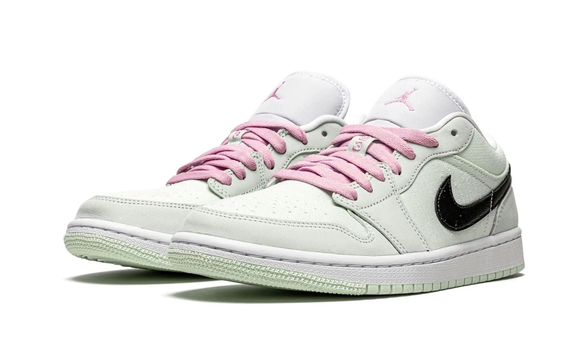 AIR JORDAN 1 LO SE 
"Barely Green" Shoe Flyes