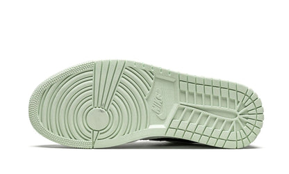 AIR JORDAN 1 LO SE 
"Barely Green" Shoe Flyes