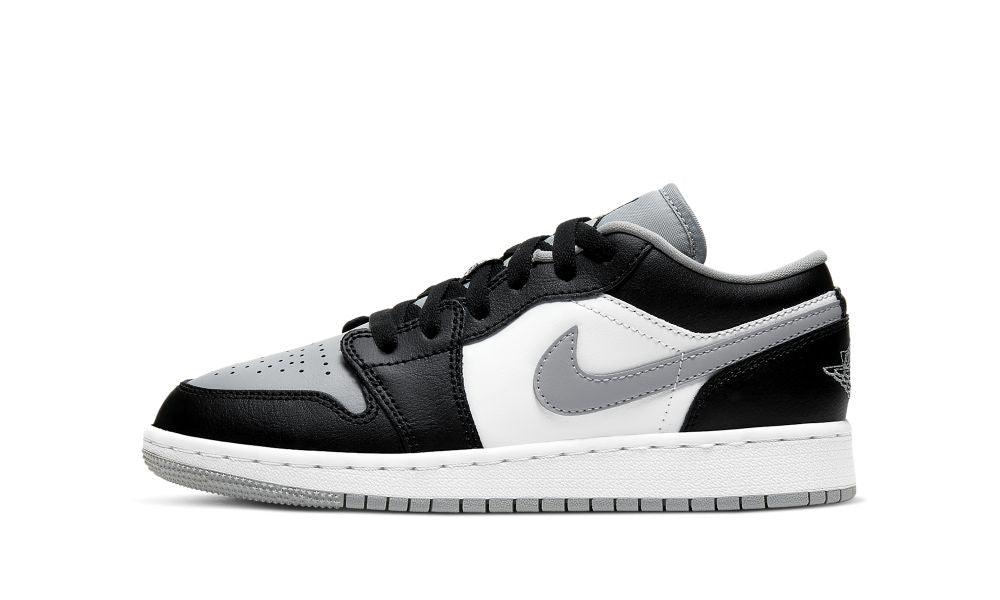AIR JORDAN 1 LOW GS
"Smoke Grey" Shoe Flyes