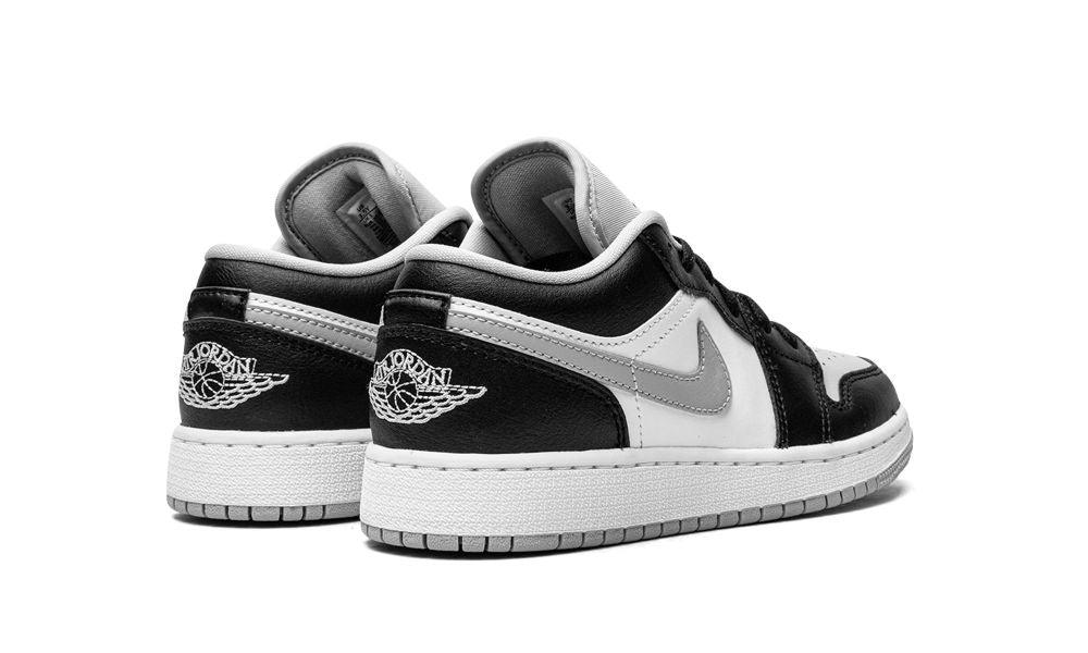 AIR JORDAN 1 LOW GS
"Smoke Grey" Shoe Flyes
