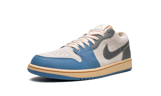 AIR JORDAN 1 LOW SE
"Tokyo 96" Shoe Flyes