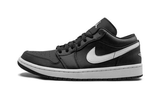 AIR JORDAN 1 LOW "BLACK/WHITE" Shoe Fly