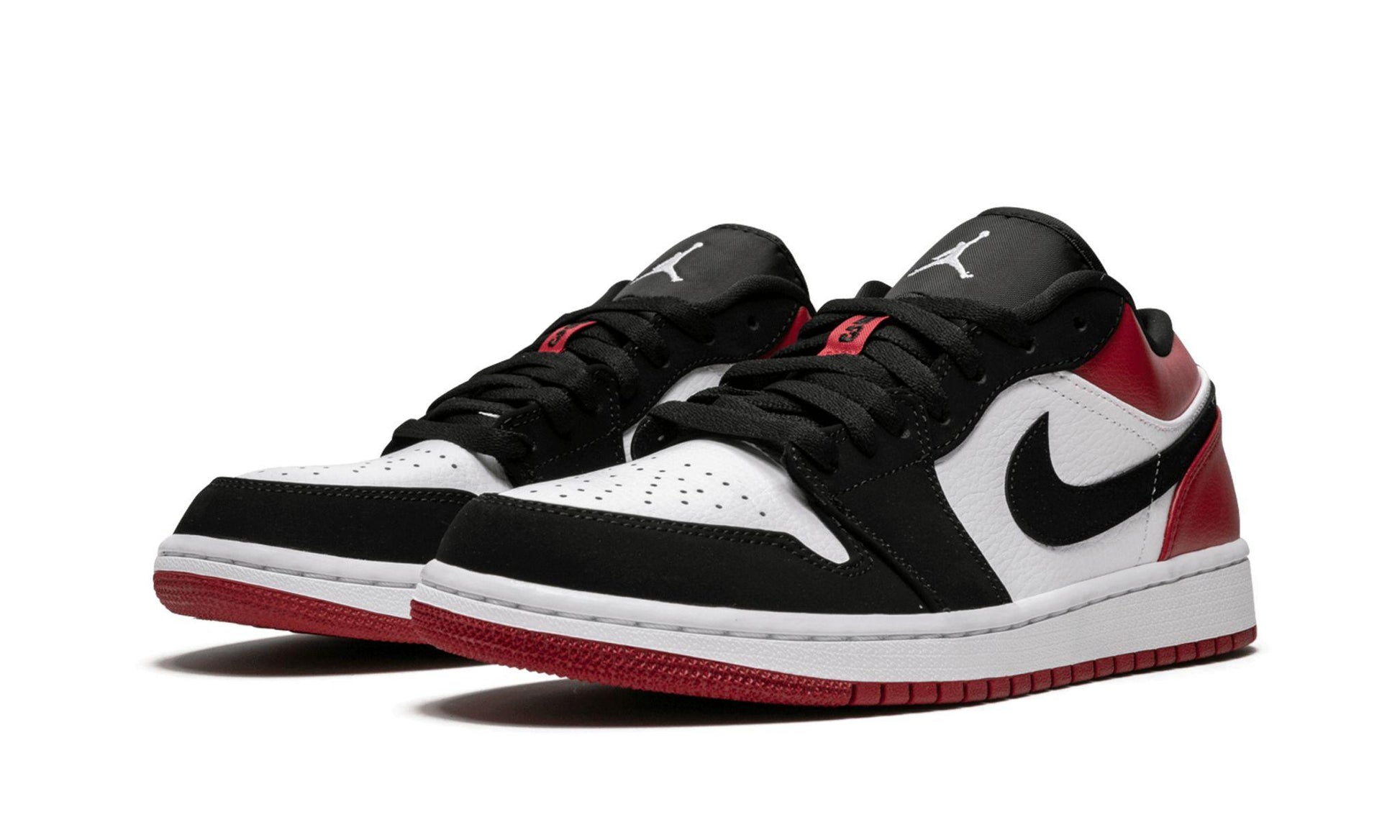 AIR JORDAN 1 LOW
"Black Toe" Shoe Flyes