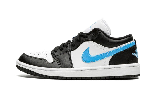 AIR JORDAN 1 LOW
"Black / University Blue" Shoe Flyes