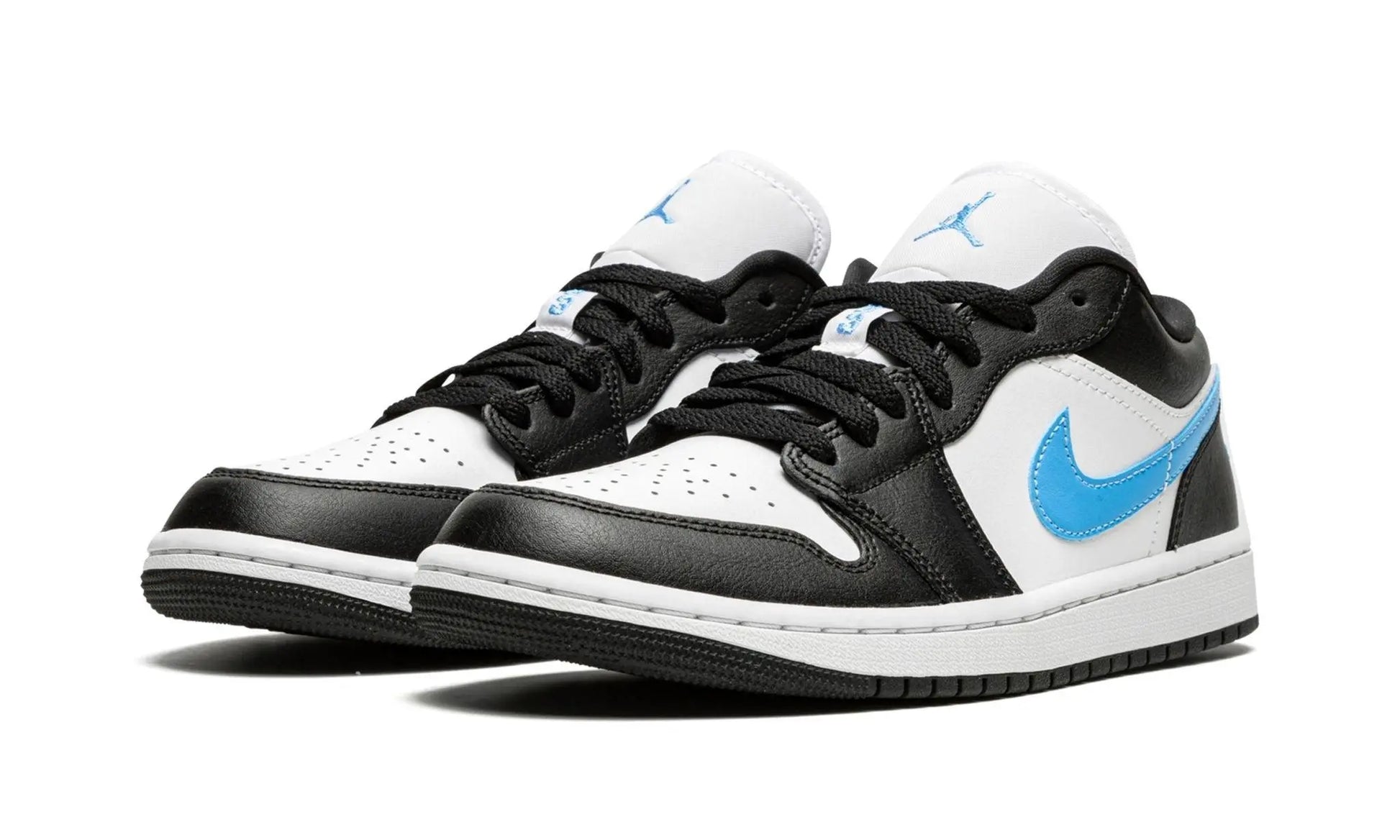 AIR JORDAN 1 LOW
"Black / University Blue" Shoe Flyes