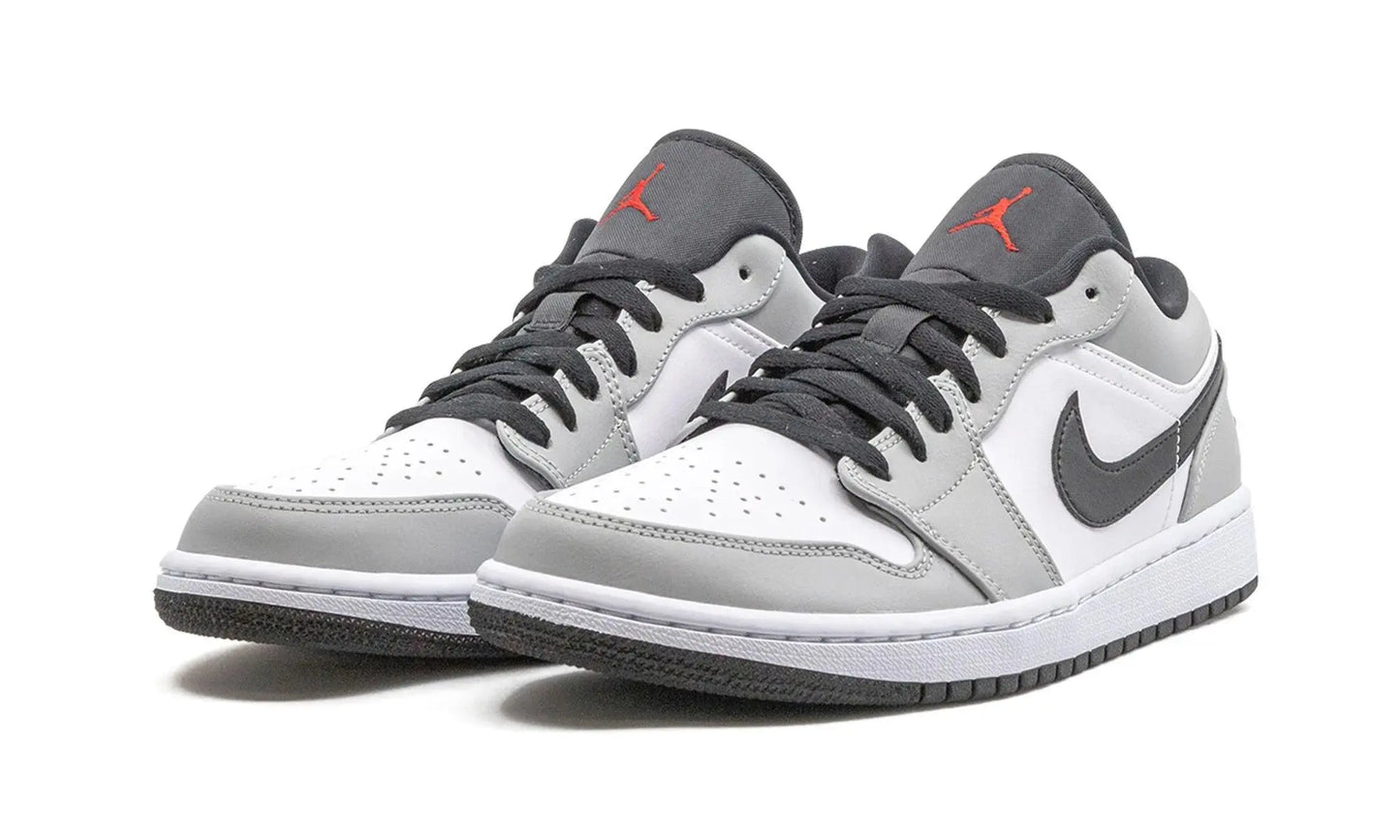 AIR JORDAN 1 LOW "Light Smoke Grey" Shoe Fly