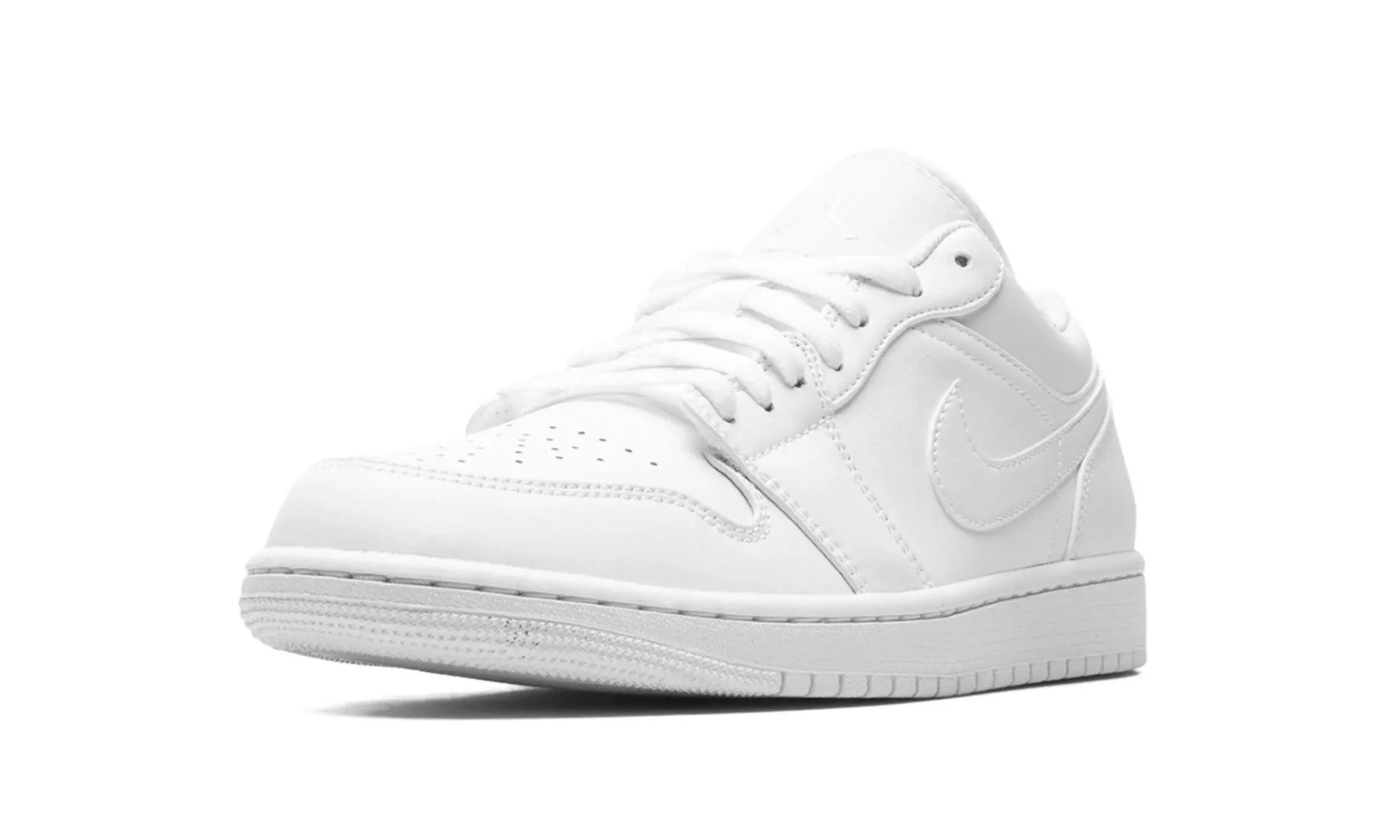 AIR JORDAN 1 LOW "TRIPLE WHITE" Shoe Fly