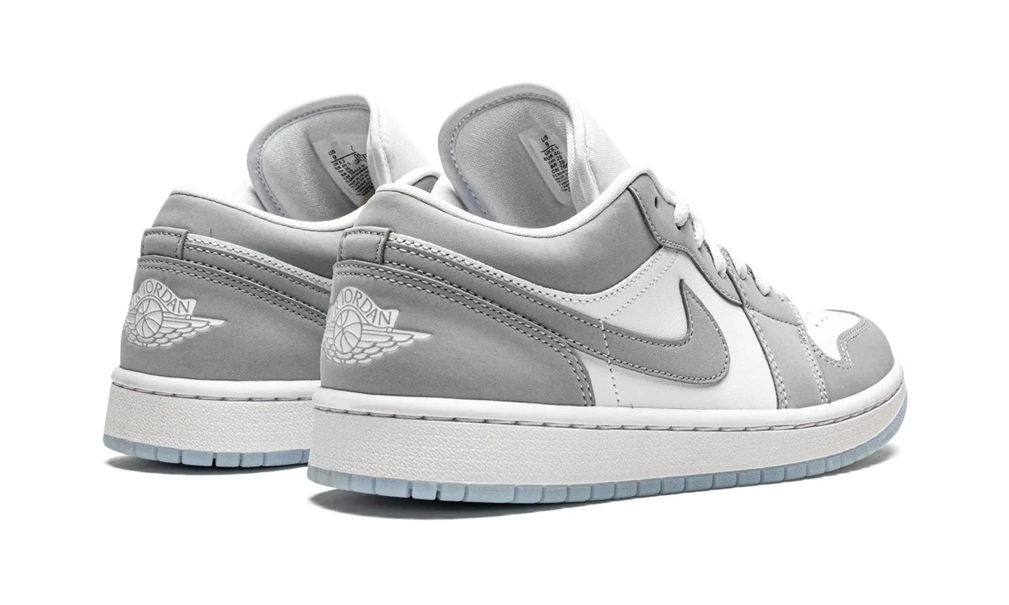 AIR JORDAN 1 LOW "WHITE / WOLF GREY" Shoe Fly