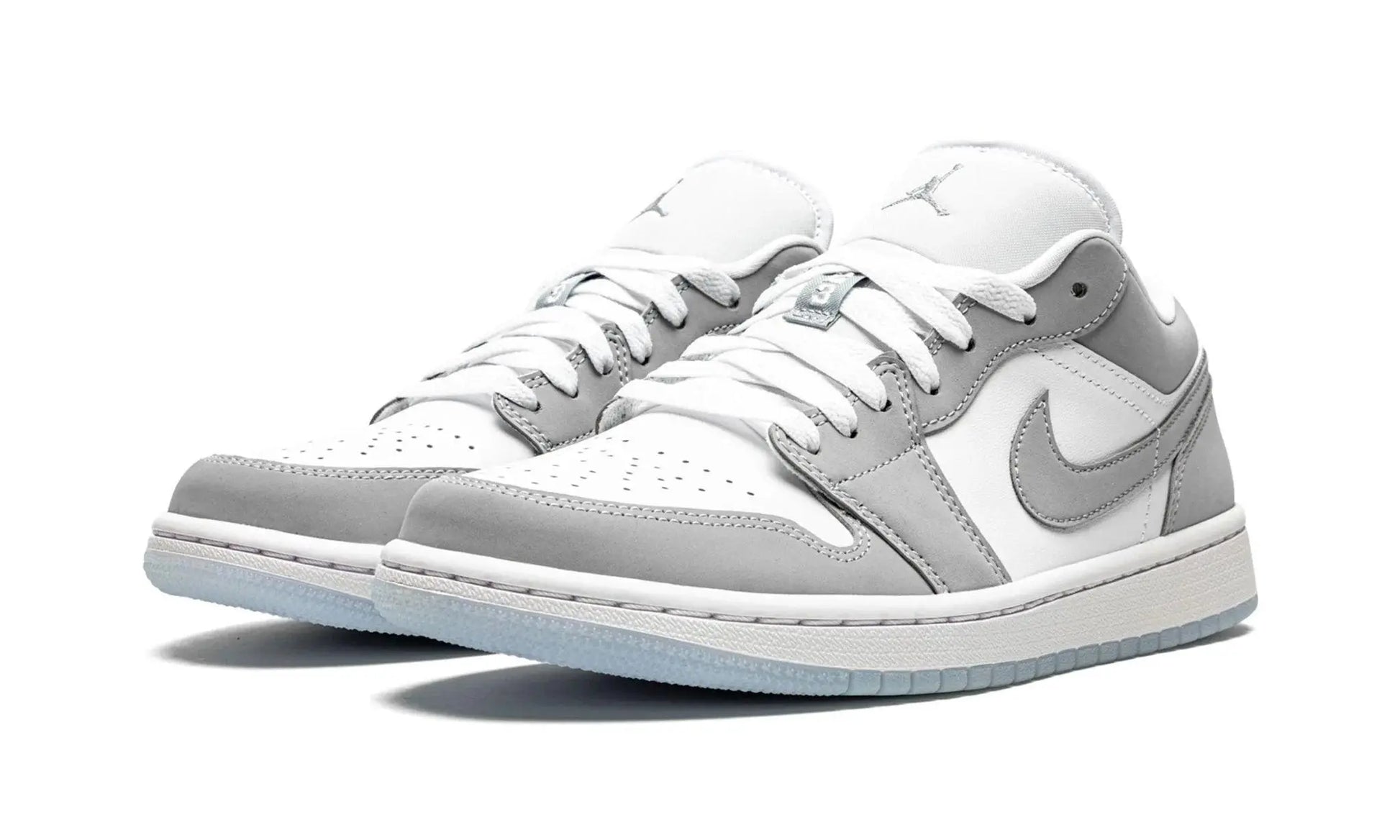 AIR JORDAN 1 LOW "WHITE / WOLF GREY" Shoe Fly