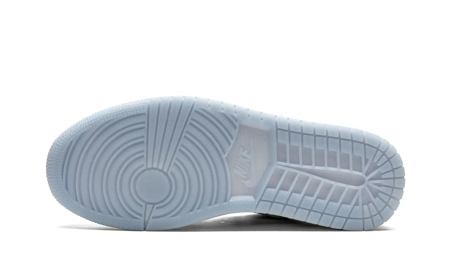 AIR JORDAN 1 LOW "WHITE / WOLF GREY" Shoe Fly