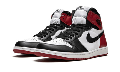 AIR JORDAN 1 RETRO HIGH OG
"Black Toe" Shoe Flyes