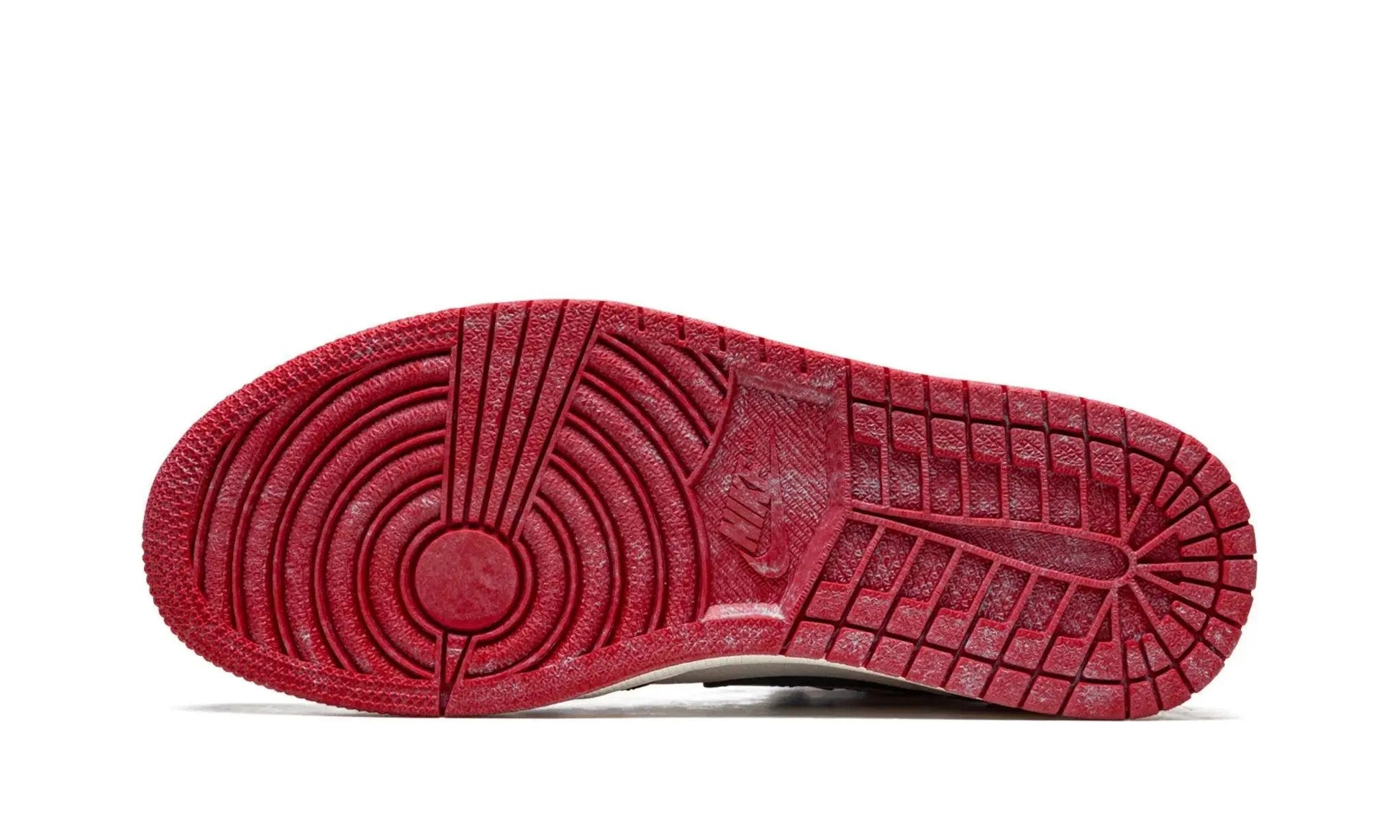 AIR JORDAN 1 RETRO HIGH OG "Chicago Lost and Found" Shoe Fly