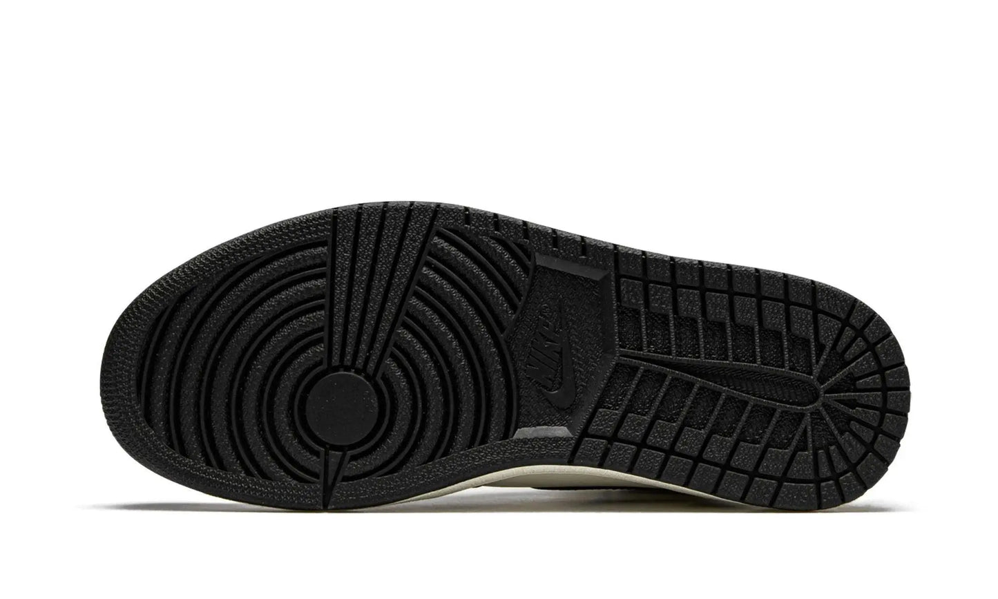 AIR JORDAN 1 RETRO HIGH OG "DARK MOCHA" Shoe Fly