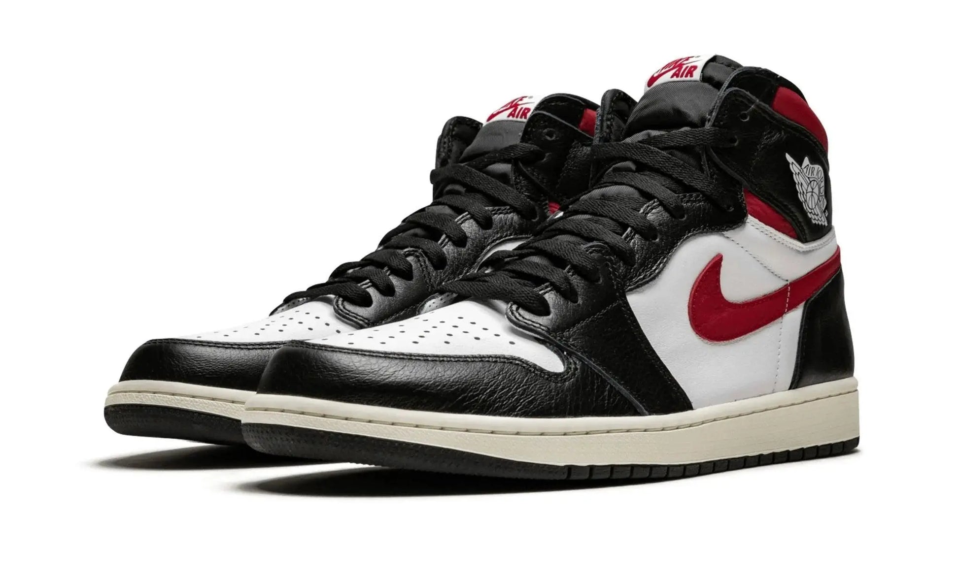 AIR JORDAN 1 RETRO HIGH OG "GYM RED" Shoe Fly