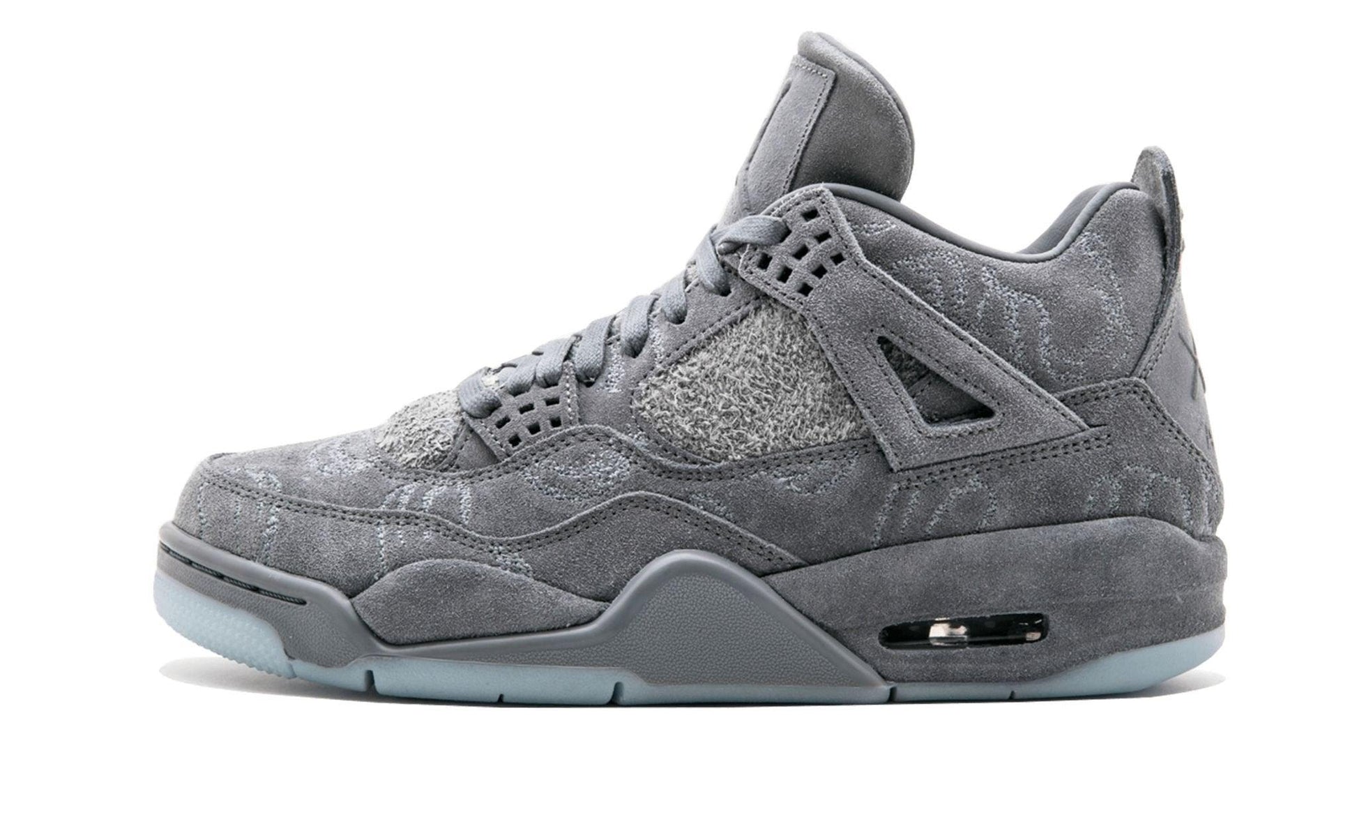 AIR JORDAN 4 RETRO KAWS
"KAWS" Shoe Flyes