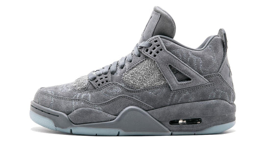 AIR JORDAN 4 RETRO KAWS
"KAWS" Shoe Flyes