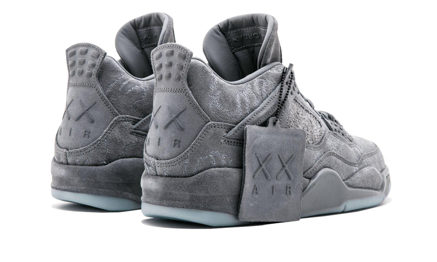 AIR JORDAN 4 RETRO KAWS
"KAWS" Shoe Flyes