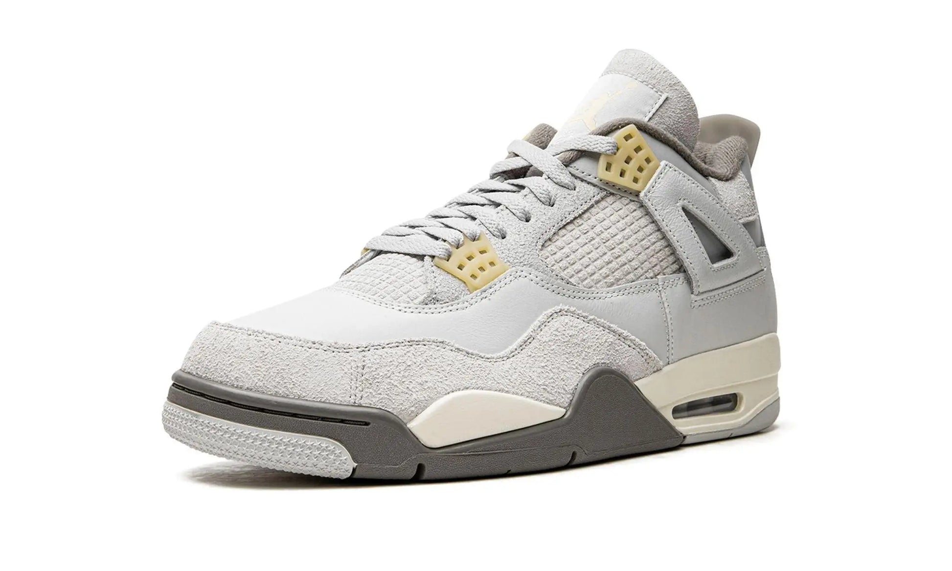 AIR JORDAN 4 RETRO SE CRAFT "Photon Dust" Shoe Flyes