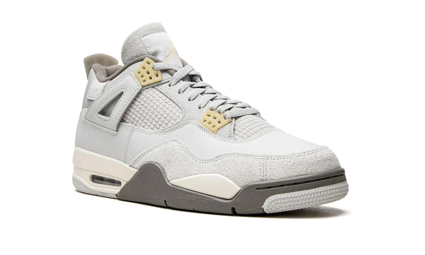 AIR JORDAN 4 RETRO SE CRAFT "Photon Dust" Shoe Flyes