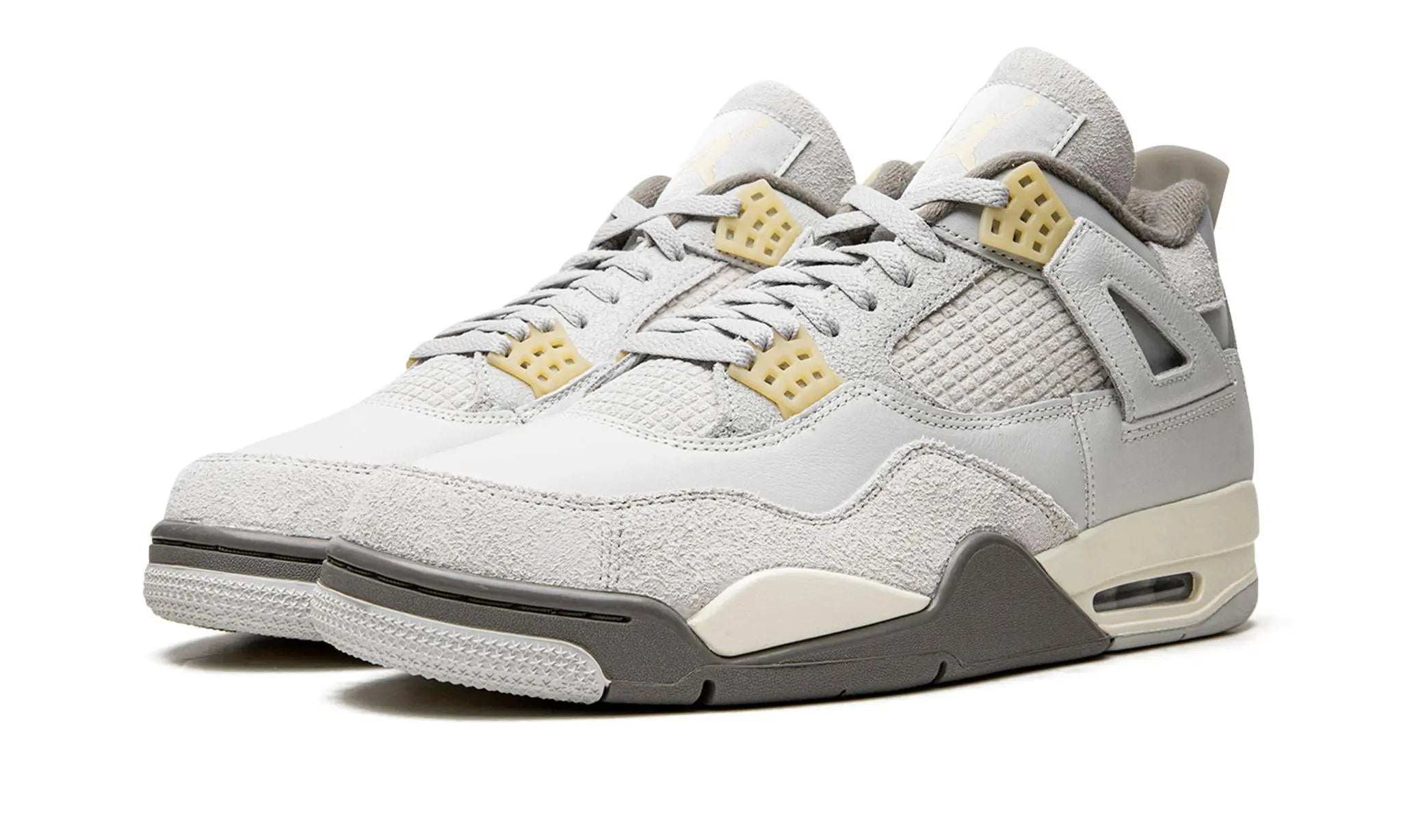AIR JORDAN 4 RETRO SE CRAFT "Photon Dust" Shoe Flyes