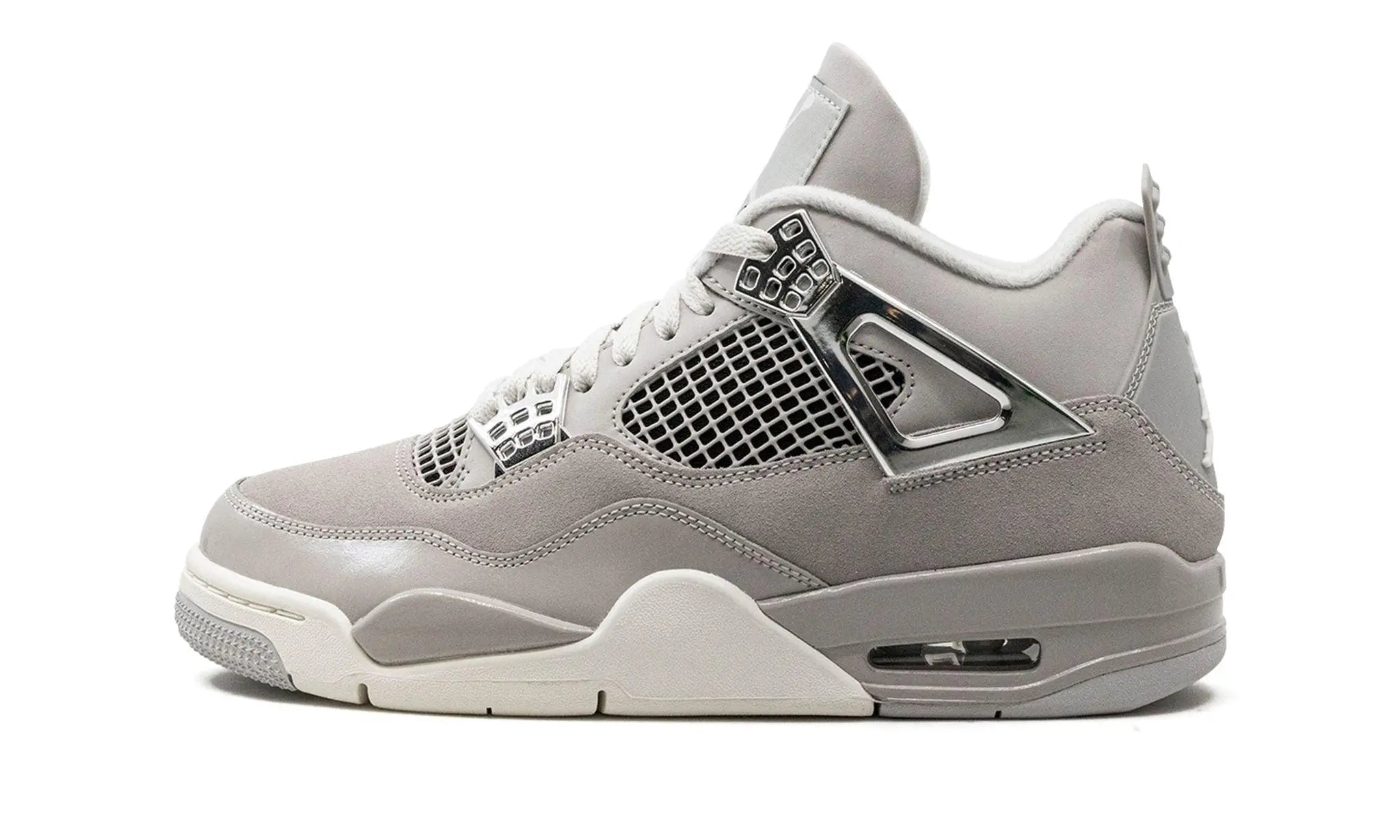 AIR JORDAN 4
"Frozen Moments" Shoe Flyes