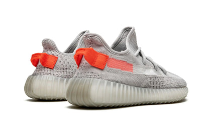 Adidas Yeezy Boost 350 V2
"Tail Light" Shoe Flyes
