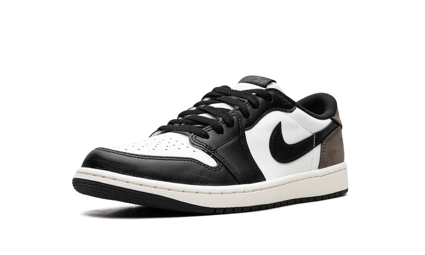 Air Jordan 1 Low OG
"Mocha" Shoe Flyes