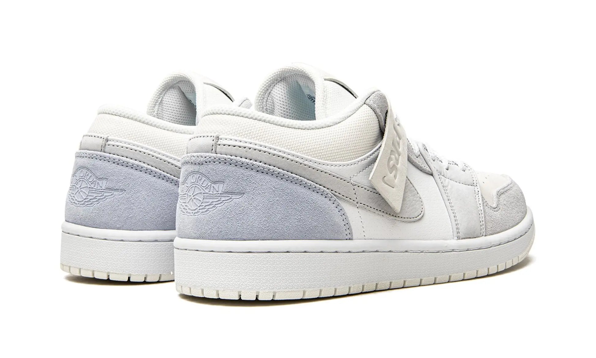 Air Jordan 1 Low
"Paris" Shoe Flyes
