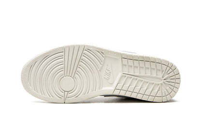 Air Jordan 1 Low
"Paris" Shoe Flyes