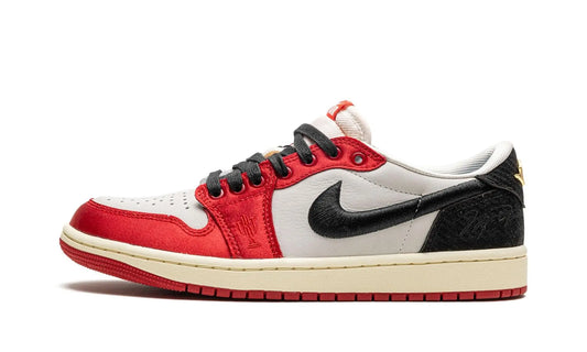 Air Jordan 1 Low
"Trophy Room - Away" Shoe Flyes