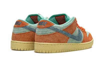 NIKE
SB DUNK LOW PRO PRM
"NOISE AQUA"