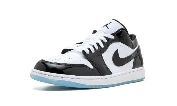 JORDAN 1 LOW SE
"Concord" Shoe Flyes