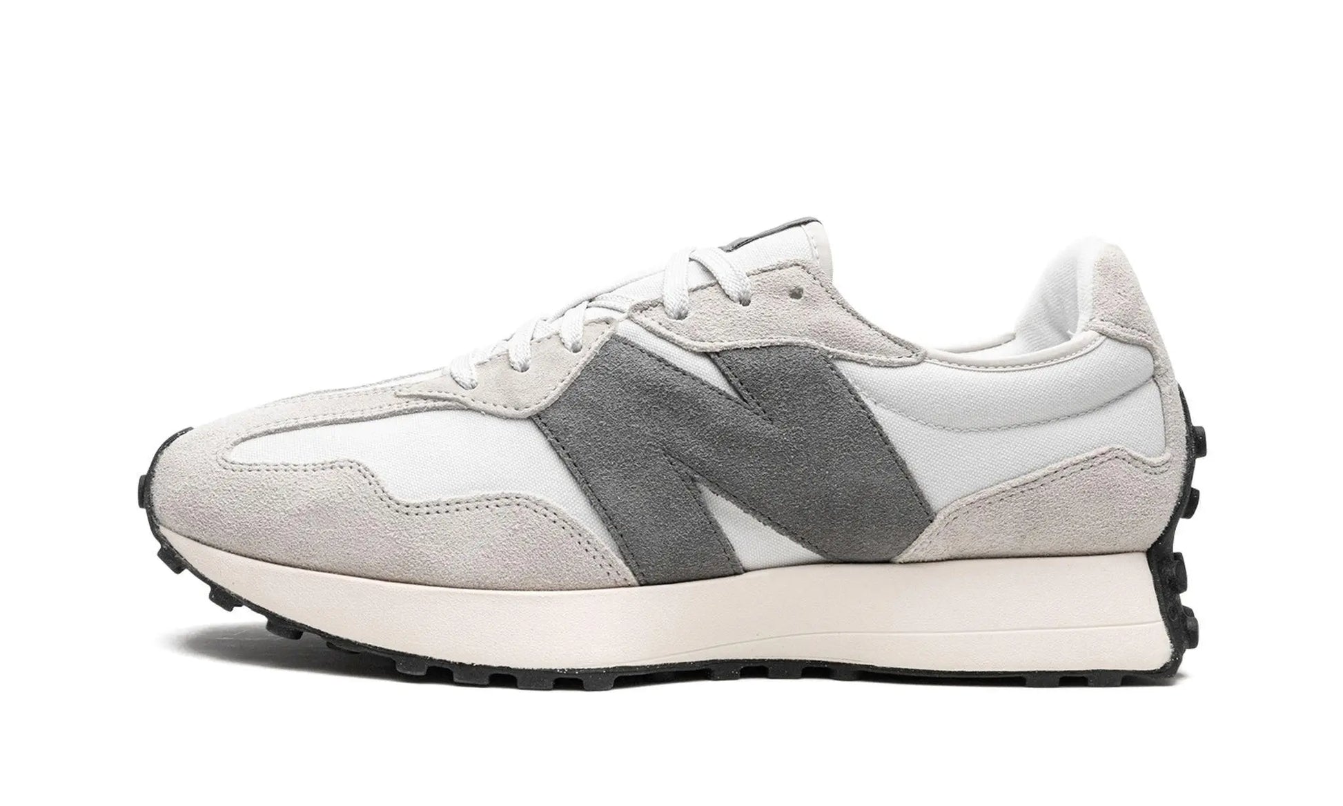 NEW BALANCE
327 Shoe Flyes