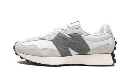 NEW BALANCE
327 Shoe Flyes